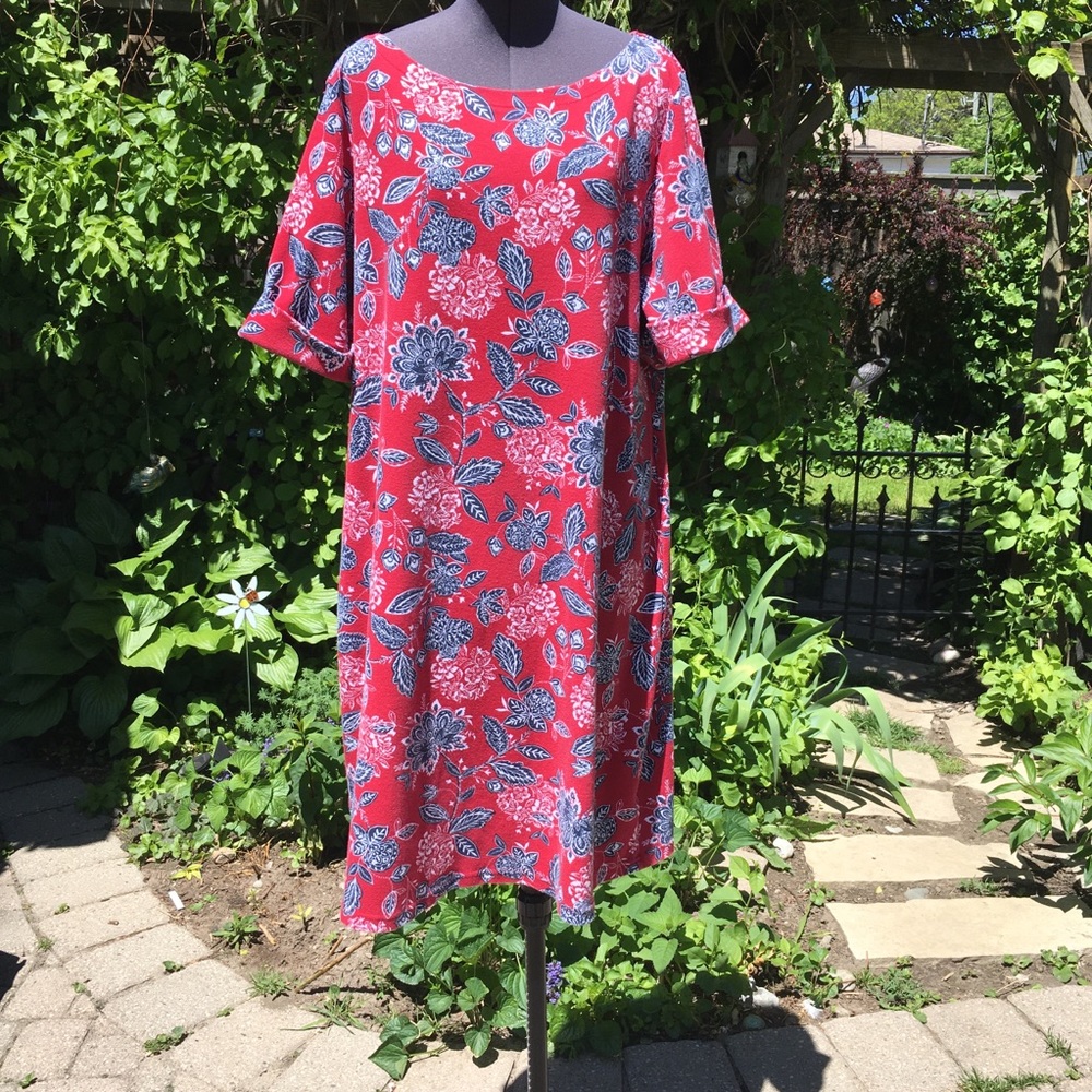 🦋 3 for $25 - Karen Scott Short Sleeve Floral T-shirt Dress Red